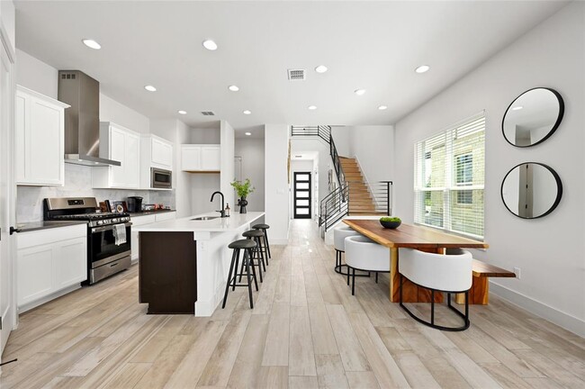 Foto del edificio - 1531 N Red Bud Ln