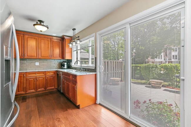 Foto del edificio - 2165 Greystone Pl