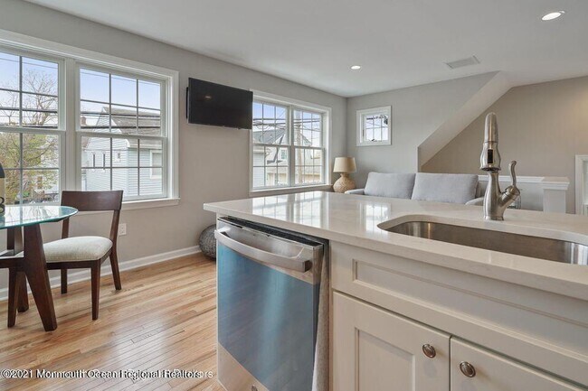 Foto del edificio - 431 Woodland Ave