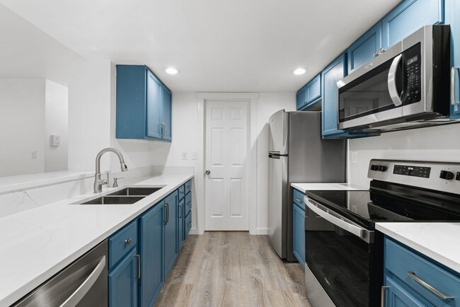 Building Photo - Fully Remodeled 1 bedroom Minutes from Microsoft!