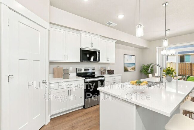 Foto del edificio - 582 NE Alderwood Dr