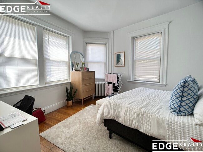 Building Photo - 120 Brainerd Rd