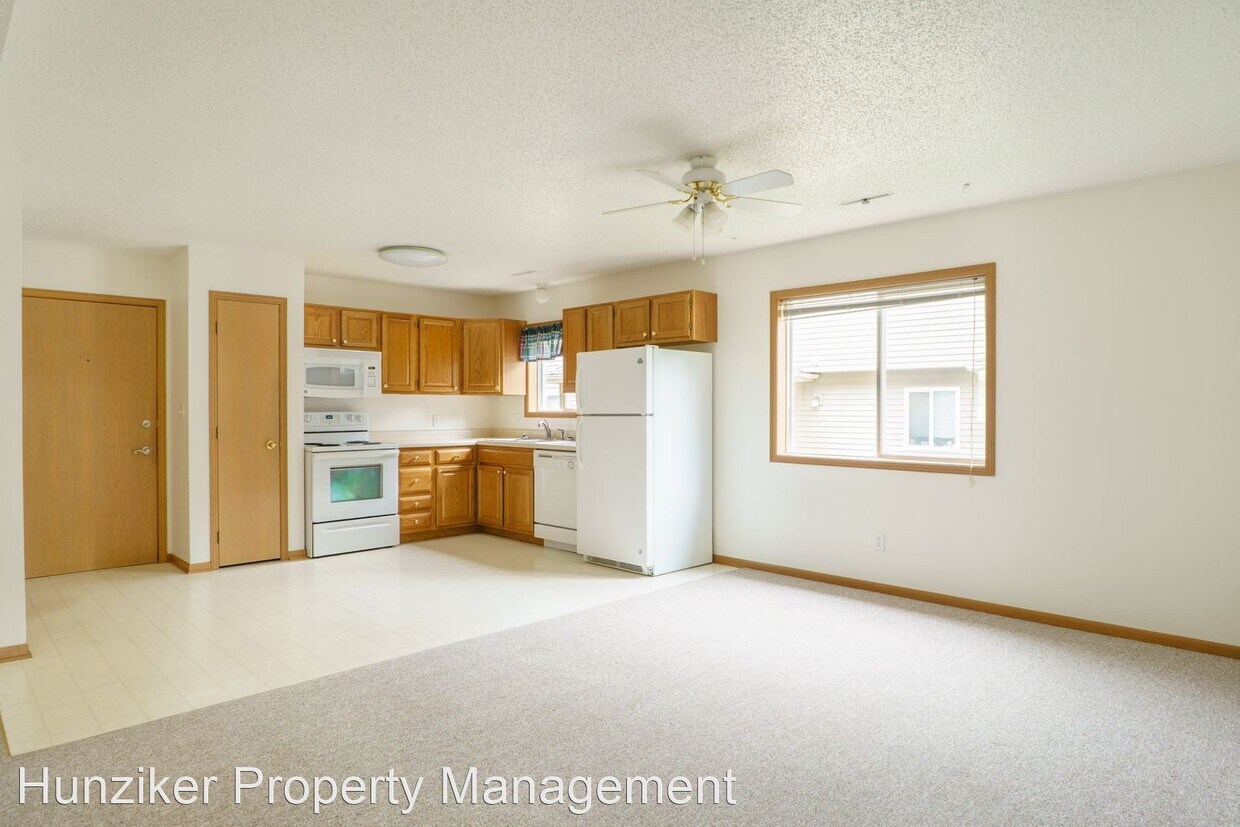 Primary Photo - 1015 Kellogg Ave