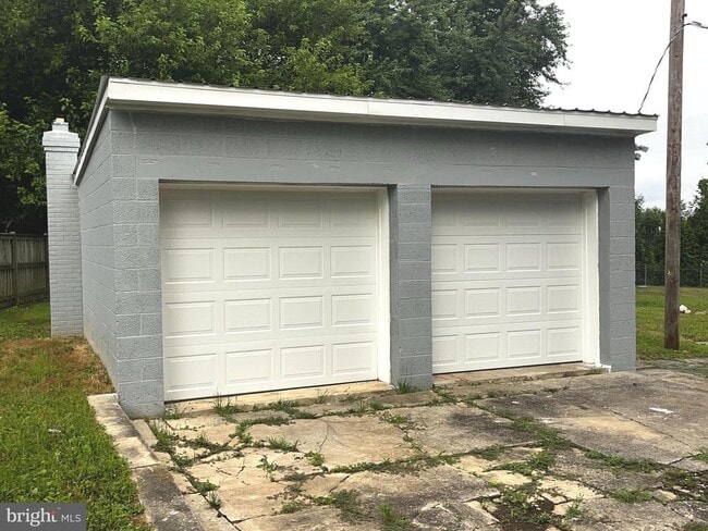 Building Photo - 5616 Bartonsville Rd