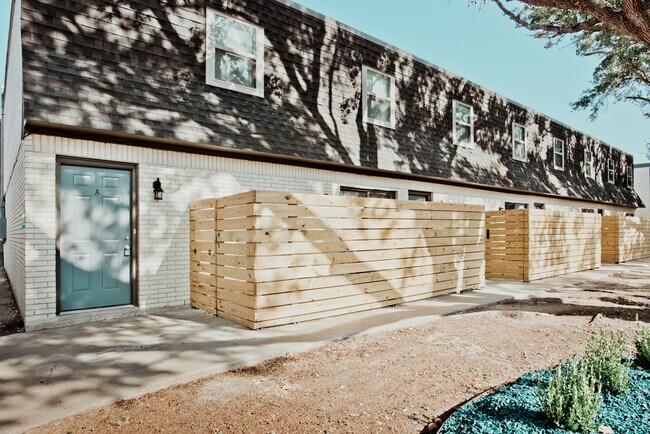 Exterior - 305 Westwood St