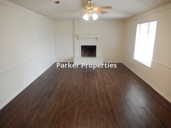 Building Photo - 913 Lancaster Park Dr