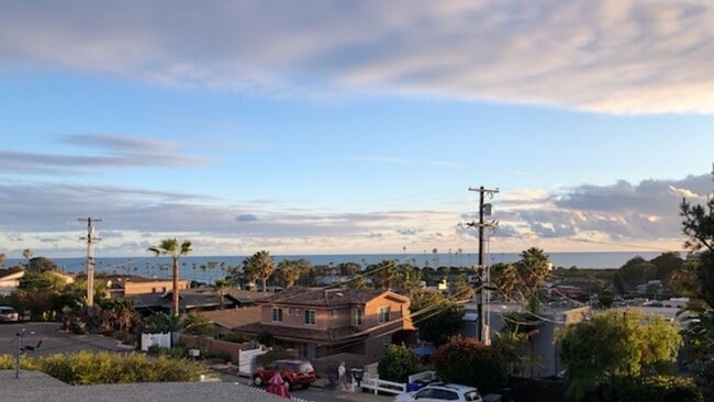 Building Photo - Beach Style Living in Encinitas, CA!