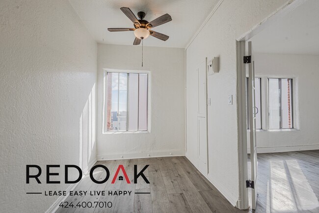 Foto del edificio - 6720 Franklin Pl