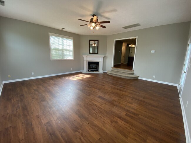 Building Photo - 5864 Mankin McKnight Rd