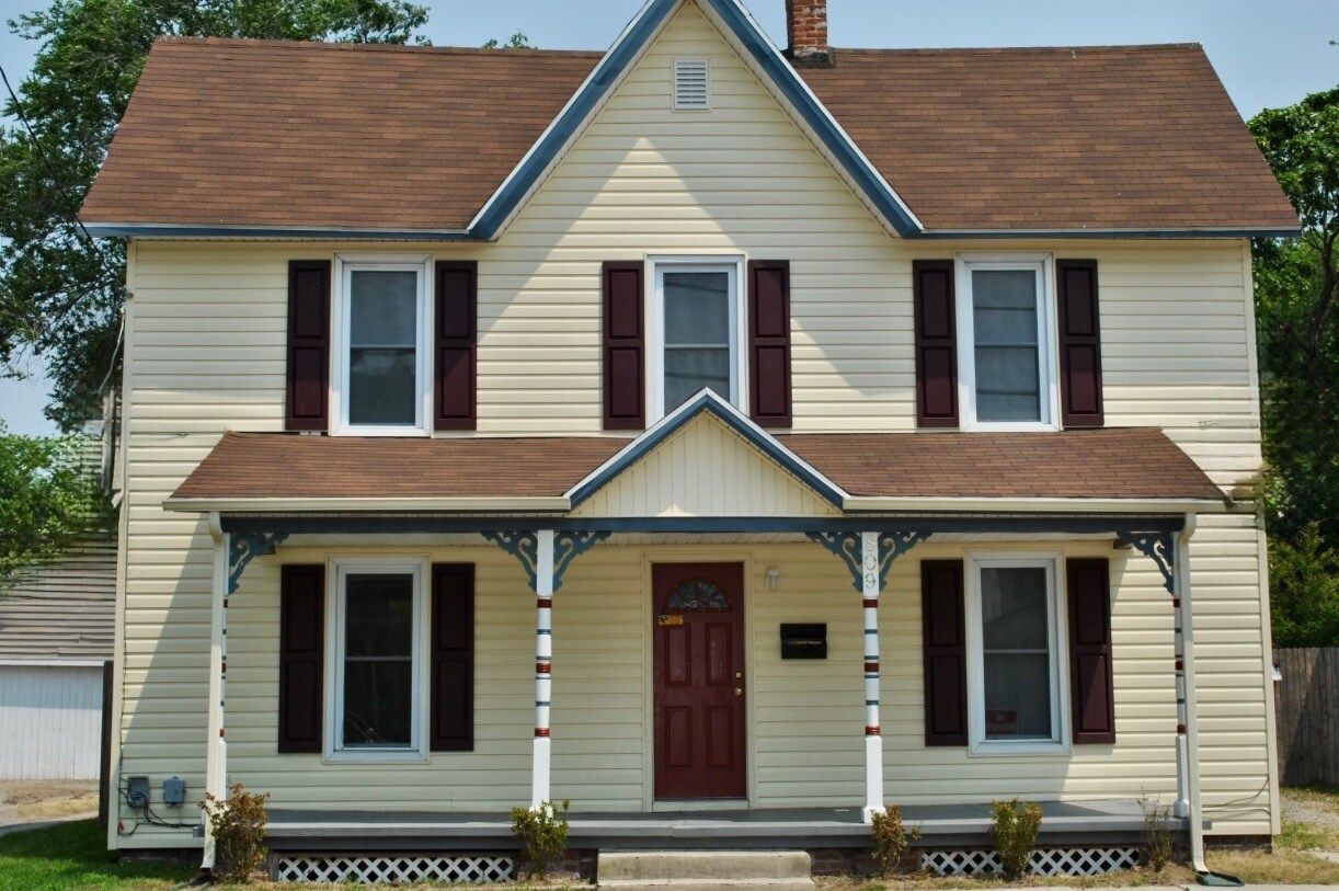 Foto principal - 809 S Division St