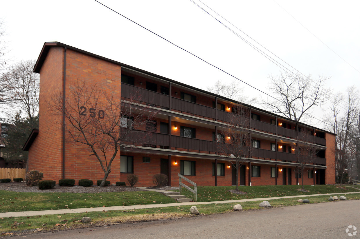 250 Tudor ¡alejado - Tudor Apartments