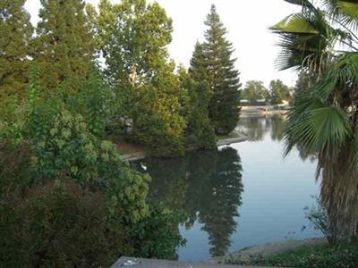 Foto del edificio - 1601 Ellis Lake Drive