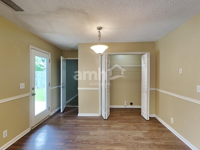 Building Photo - 912 Crystal Bear Trl