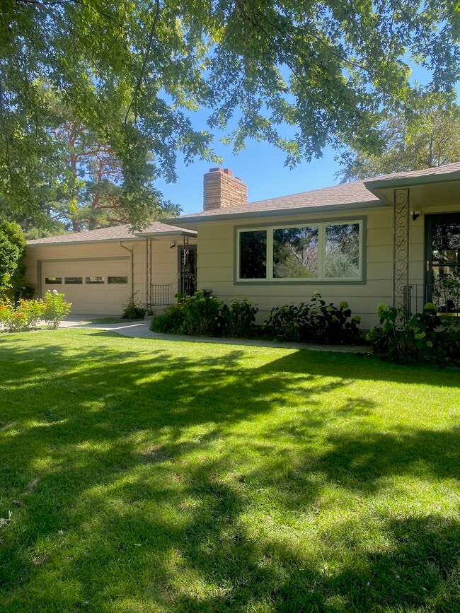 Building Photo - 1446 Norman Park Dr