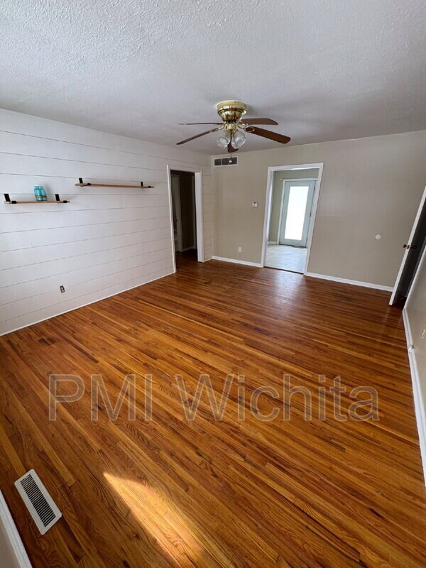 Foto del edificio - 3439 S Walnut St