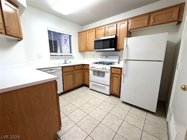 Building Photo - 4555 E Sahara Ave
