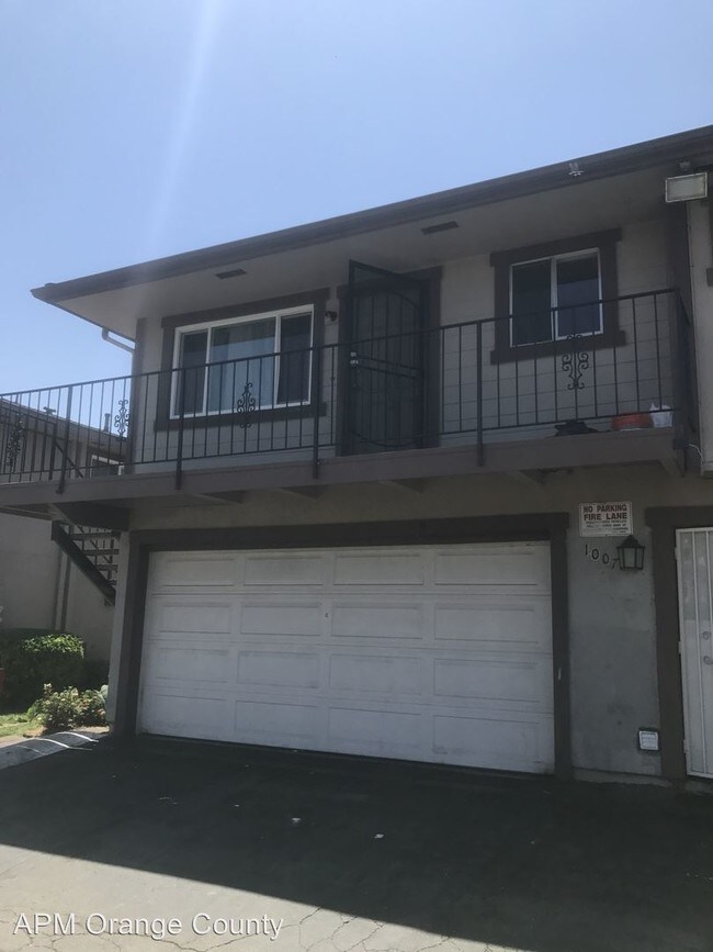 Building Photo - 2 br, 1 bath House - 1007 S. MANTLE LN. #D
