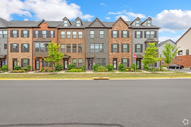 Building Photo - 43501 Apple Orchard Sq