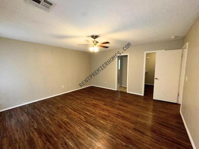 Photo - 2401 NW 115th St House