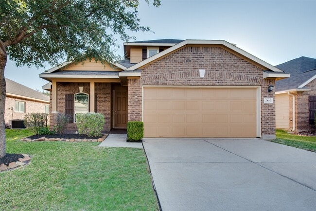 Building Photo - 2410 Lakecrest Town Dr