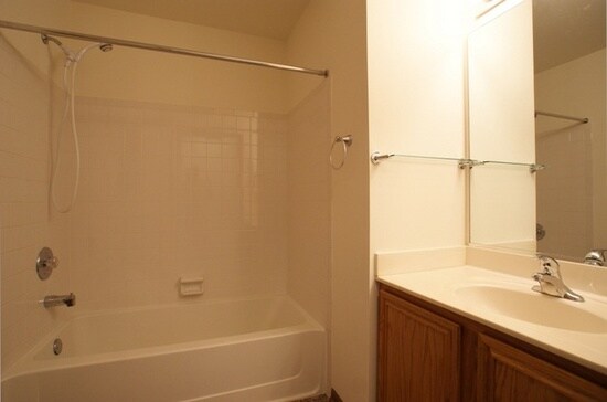 Foto del edificio - 729 E Whispering Oaks Ct