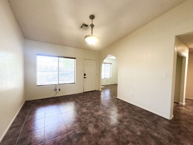 Building Photo - "Charming 3-Bed, 2-Bath Solar and Pool Home!"