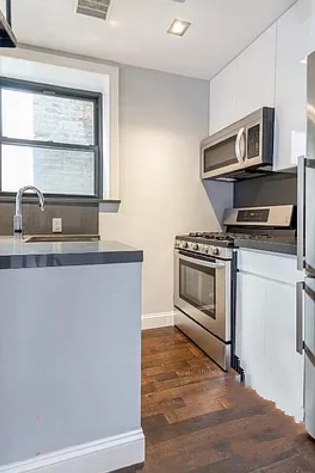 Foto del edificio - 2329 1st Ave