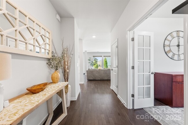 Building Photo - 5034 Moselle Ave