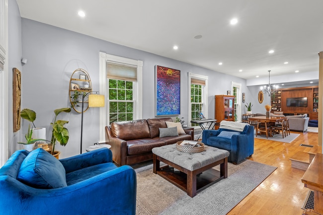 Living Room - 4317 N Kenneth Ave