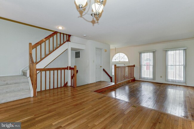 Building Photo - 1525 Templeton Pl