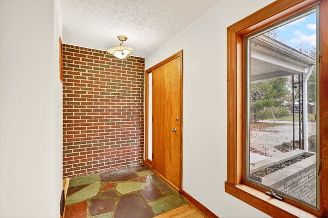 Building Photo - 3637 Sunset Dr