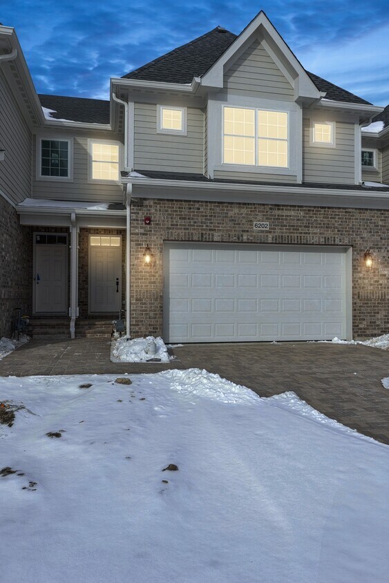 Foto principal - 6202 Flagg Creek Ln