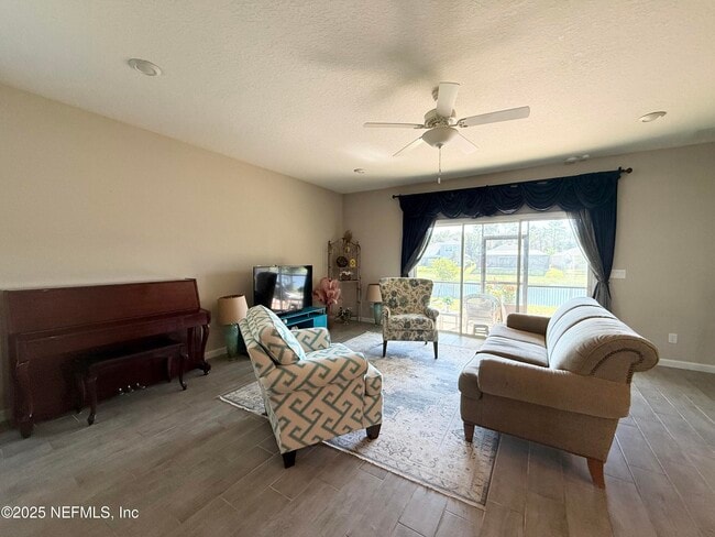 Foto del edificio - 141 Ren Wy