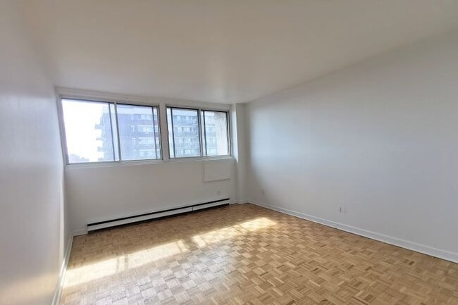 Photo du bâtiment - 5505 Boul Cavendish