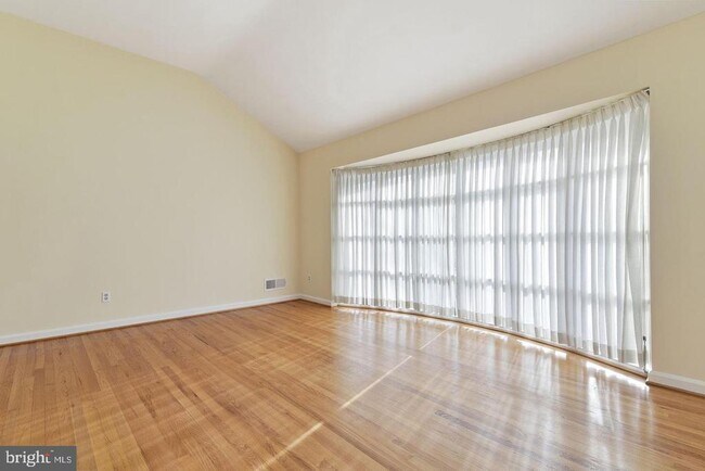 Foto del edificio - 6011 Roosevelt St