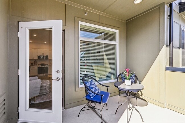 Building Photo - East Town Crossing