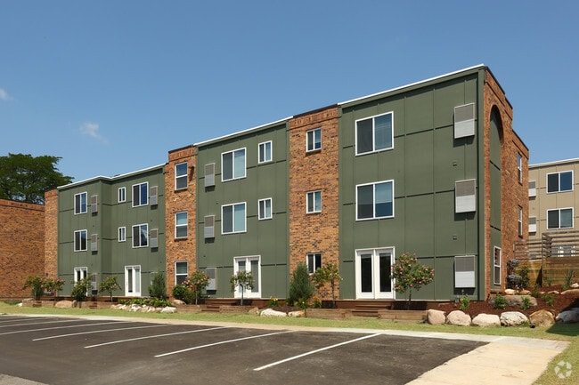 Building Photo - The Quarters East Lansing