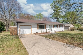 Building Photo - 1315 Vickie Ln