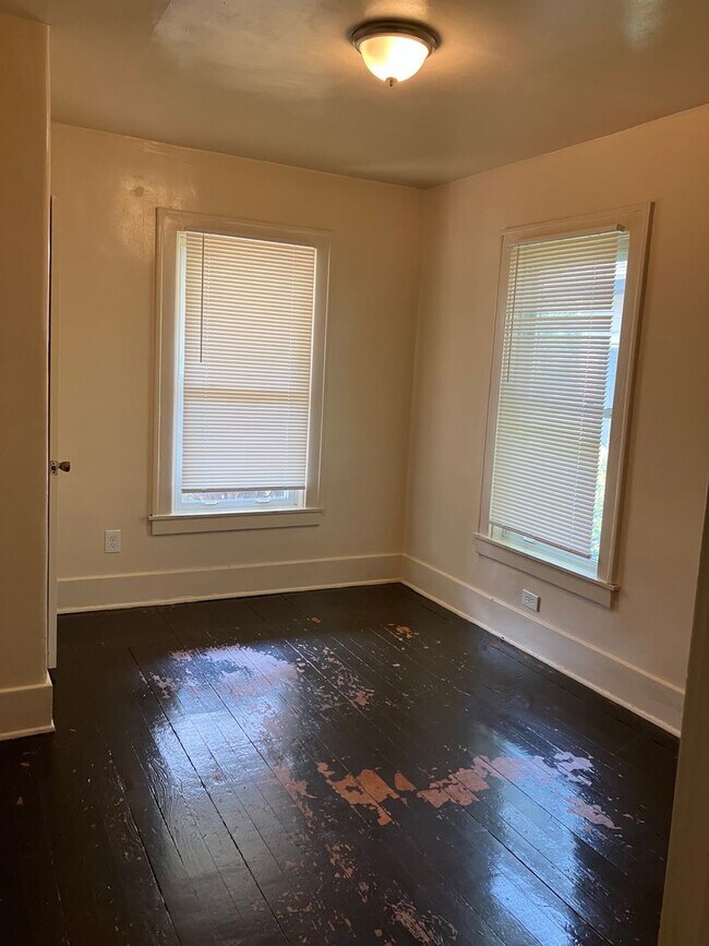 Foto del edificio - AVAILABLE NOW- 2 bedroom, 1 bath, detached...