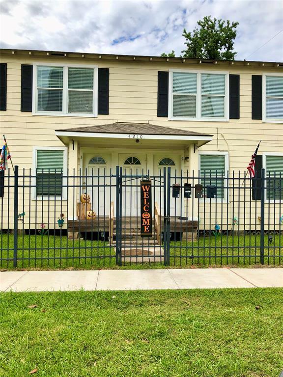Foto principal - 4210 Ennis St