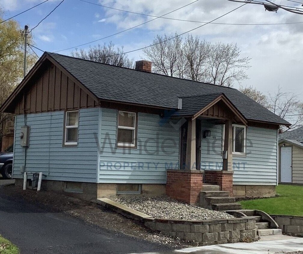 Primary Photo - 108 N Bellevue Ave