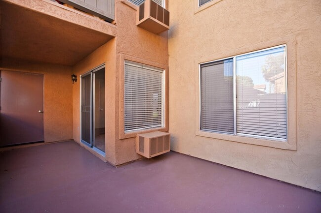 Building Photo - Elan Vista Alta