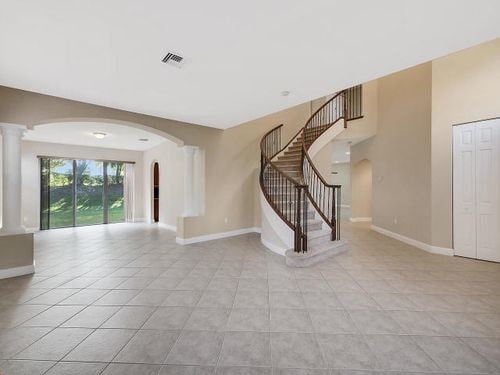 Building Photo - 3052 Hartridge Terrace