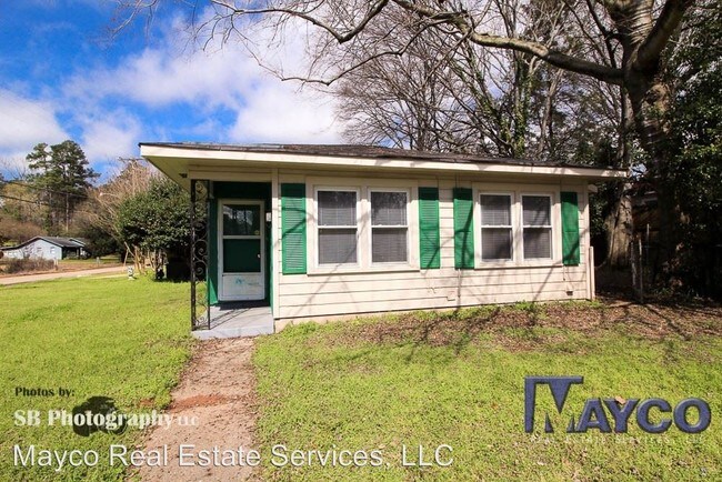 Building Photo - 202 E Linden St