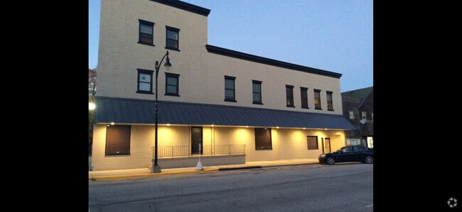 Building Photo - 127 W Taylor St
