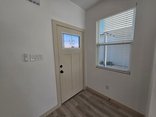 Foto del edificio - BRAND NEW BUILD!!