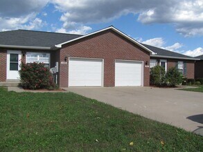 Building Photo - 117 Croghan Way