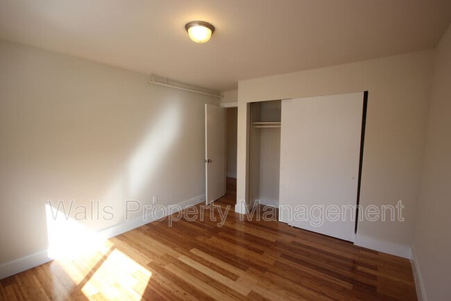 Building Photo - 2114 E Yesler Way
