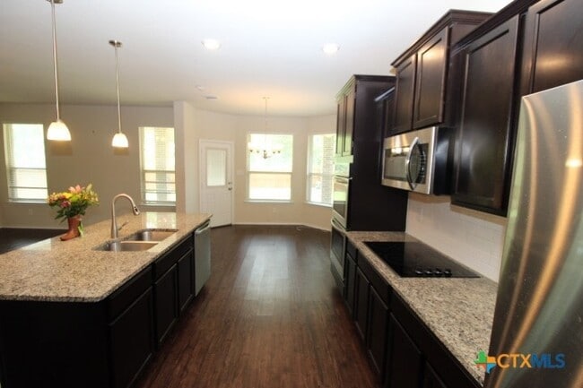 Building Photo - 1202 Stonewall Ridge