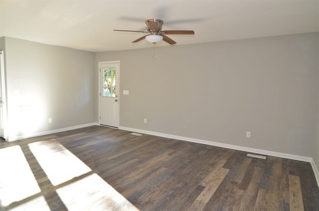 Building Photo - 3620 Bowling Dr